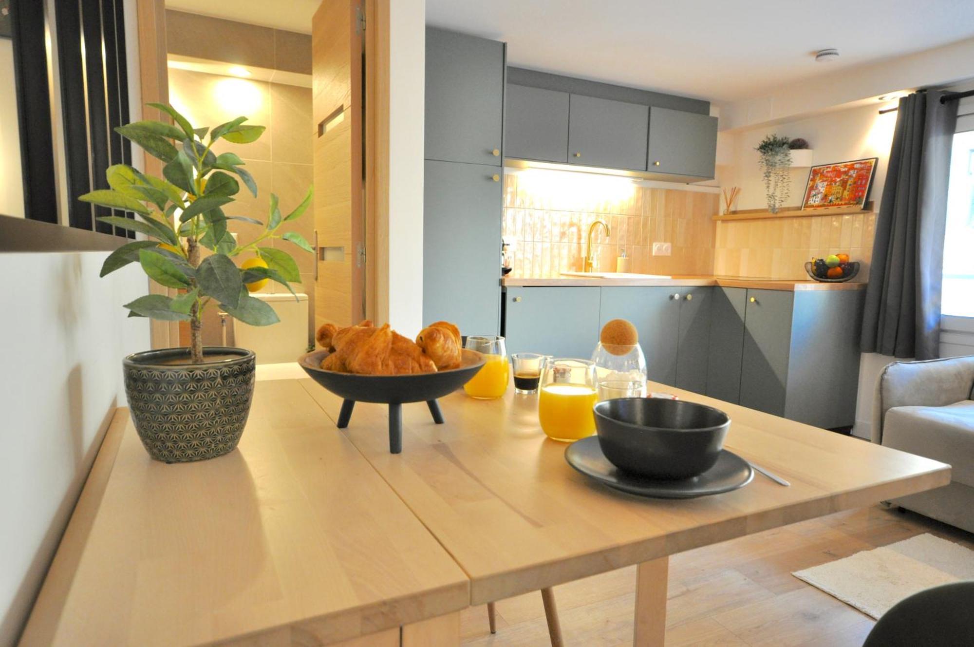 Monaco # Menton - 4 Persons - Hypercenter - Private Parking - Full Renovated - Clim - Fast Wifi - Beach And Sun Exterior photo