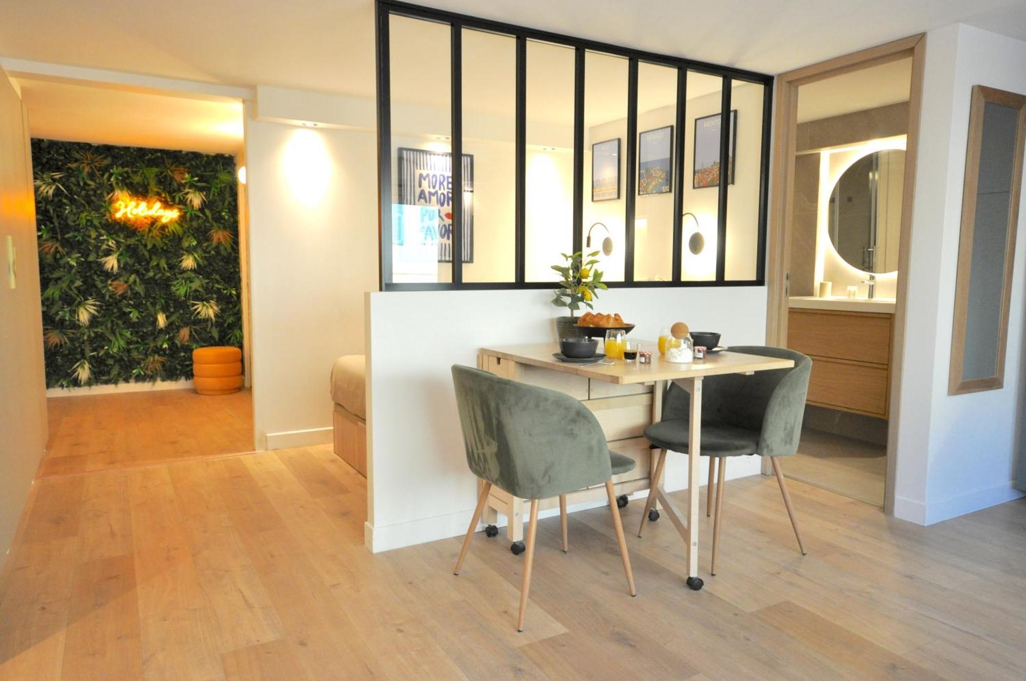 Monaco # Menton - 4 Persons - Hypercenter - Private Parking - Full Renovated - Clim - Fast Wifi - Beach And Sun Exterior photo